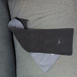 Nike Reversible Black/Gray Scarf